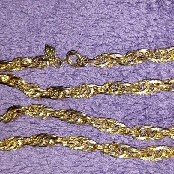 4 Vintage Necklaces - Picture 5 of 12